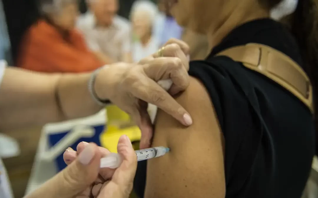 Vacinação e prevenção no inverno com idosos